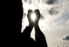 阿尔及利亚足球运动员在比赛中再夺冠：荣耀延续，绿白再书传奇